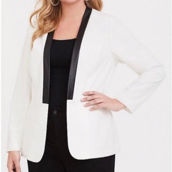 Torrid Blazer Tuxedo Jacket Women's 4X White Black Lapel NWOT - Picture 4 of 7